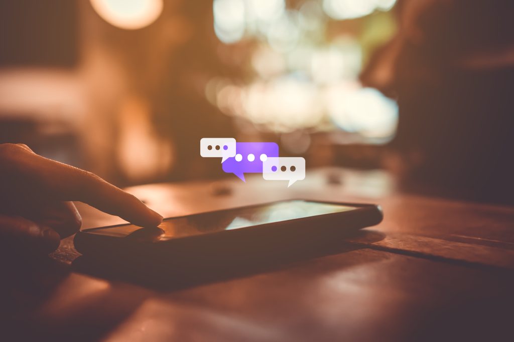 Messaging on mobile phone